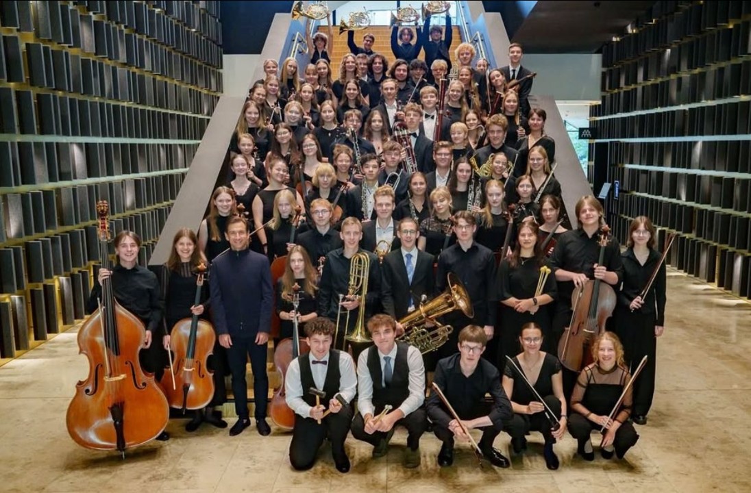 Young International Orchestra Young International Orchestra